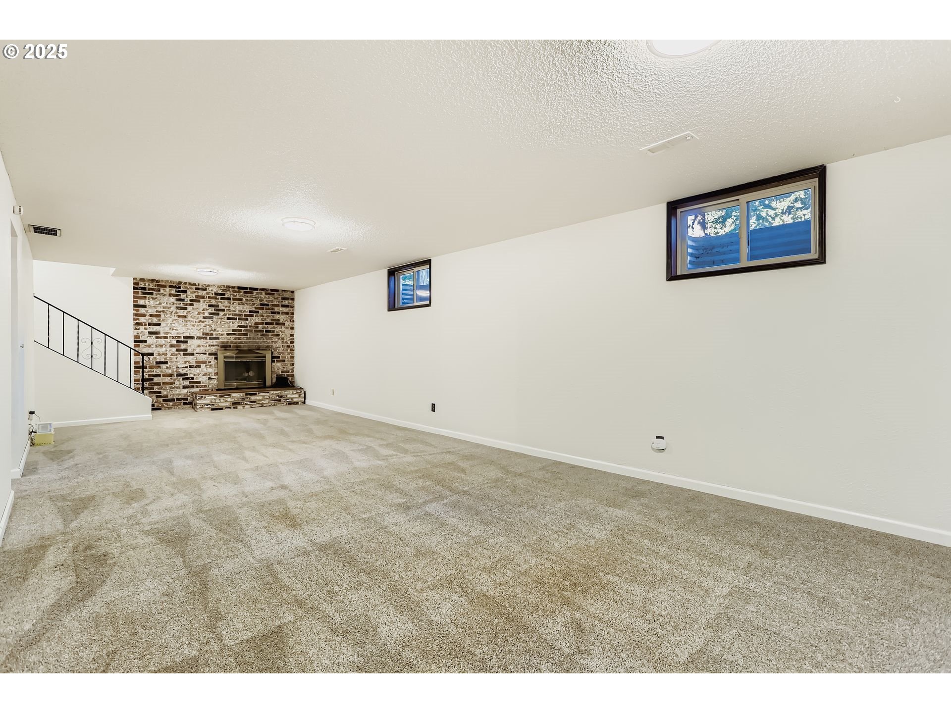 Oregon City, Oregon 97045, United States, 4 Bedrooms Bedrooms, ,4 BathroomsBathrooms,Residential,Active,215687