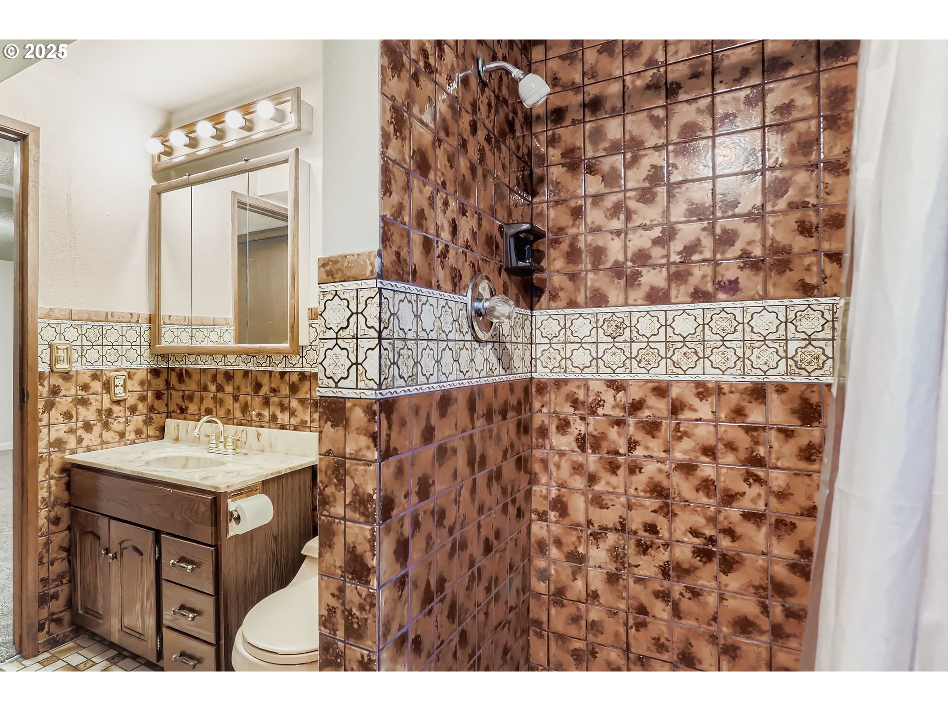 Oregon City, Oregon 97045, United States, 4 Bedrooms Bedrooms, ,4 BathroomsBathrooms,Residential,Active,215687