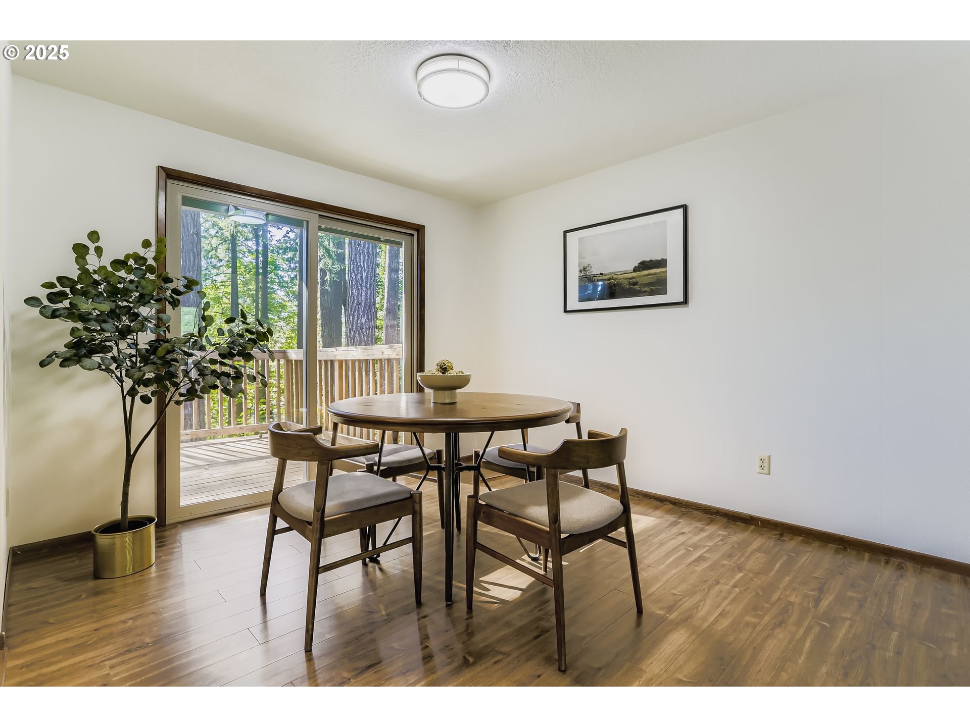 Oregon City, Oregon 97045, United States, 4 Bedrooms Bedrooms, ,4 BathroomsBathrooms,Residential,Active,215687