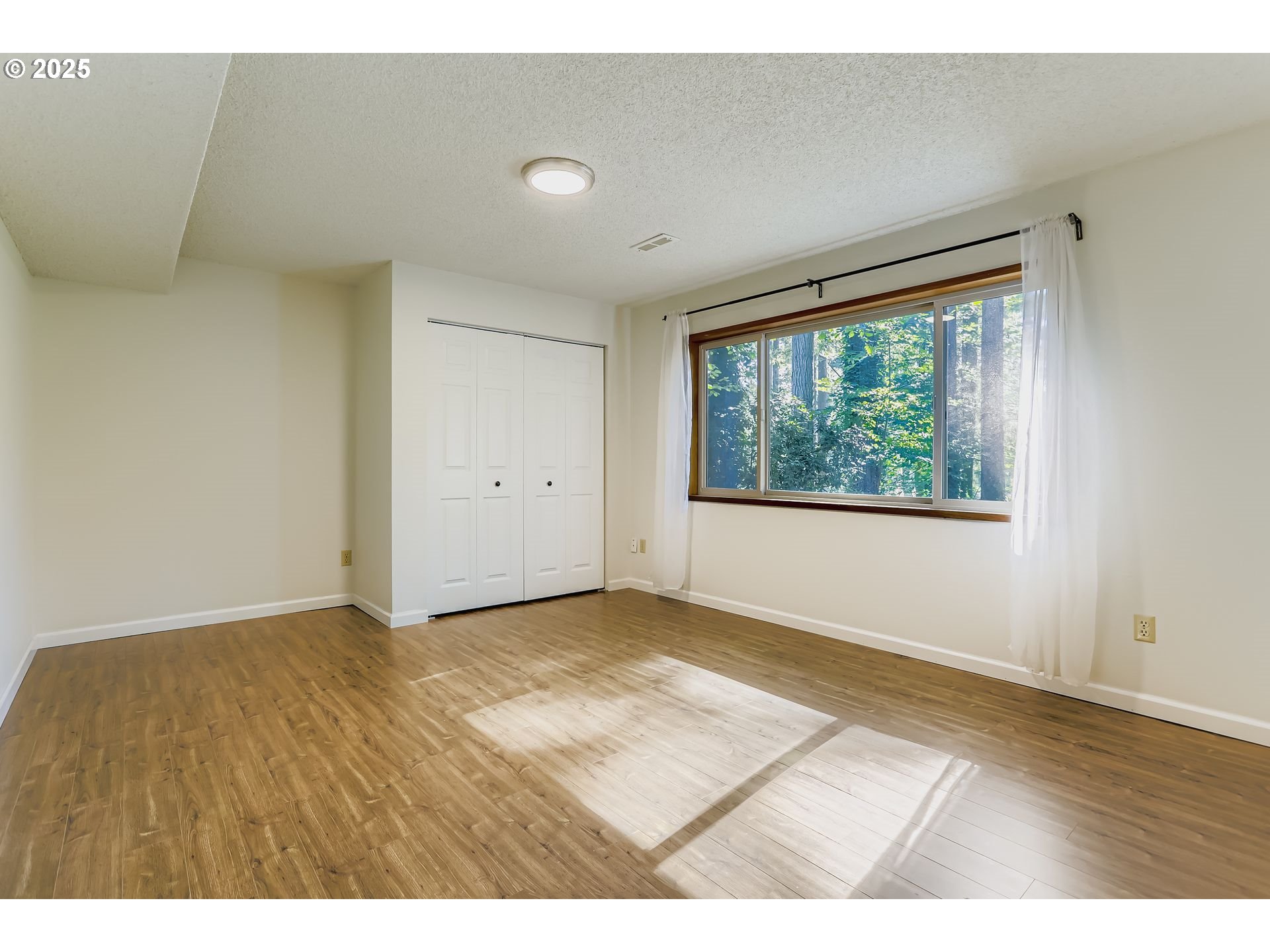 Oregon City, Oregon 97045, United States, 4 Bedrooms Bedrooms, ,4 BathroomsBathrooms,Residential,Active,215687