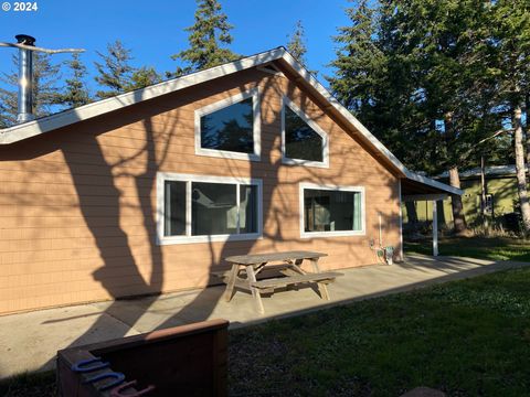 A home in Port Orford