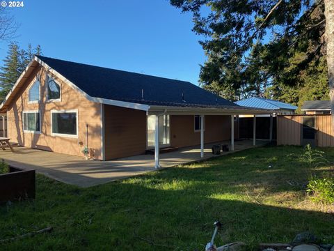 A home in Port Orford