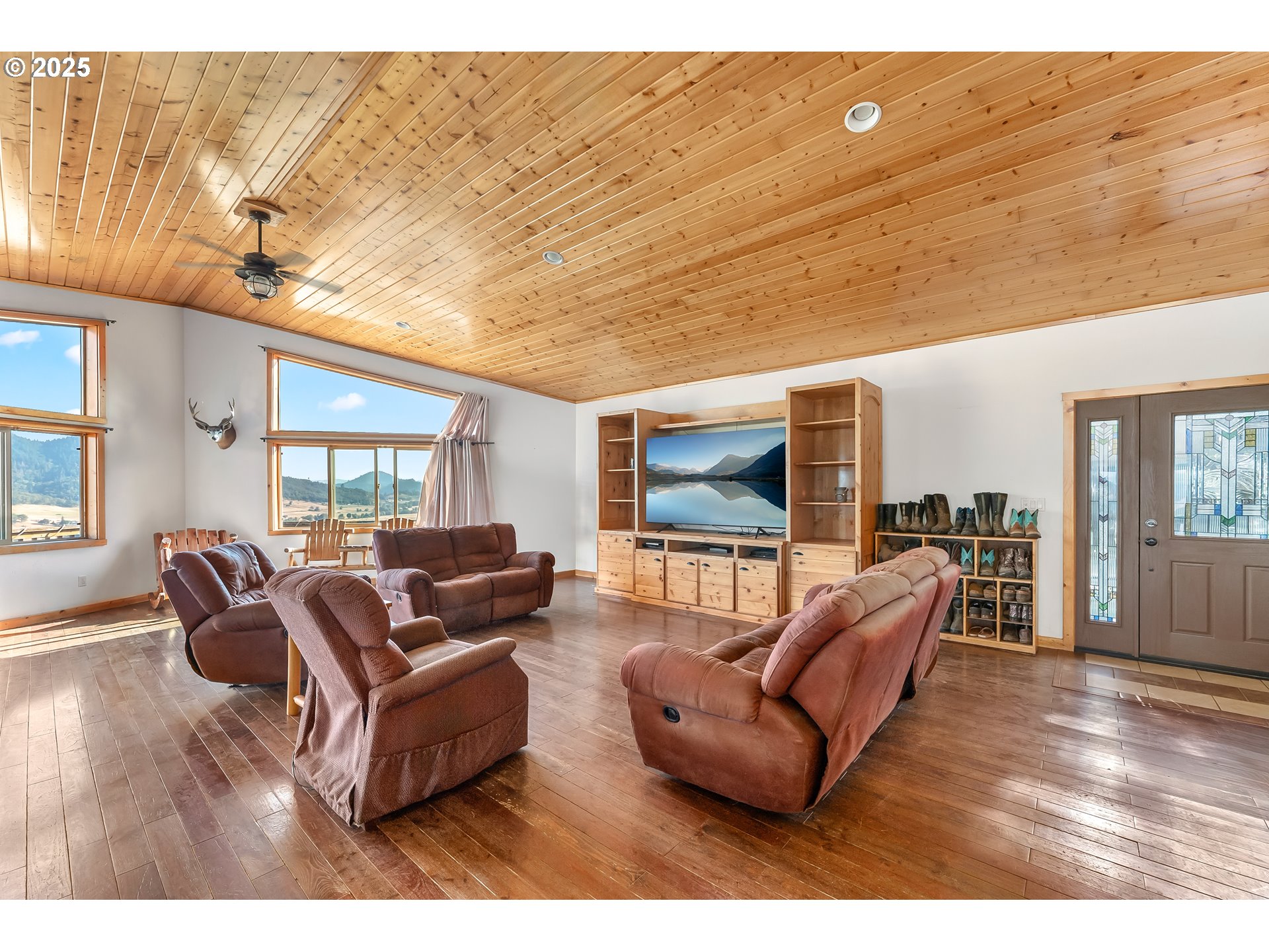 629 BUELL LN