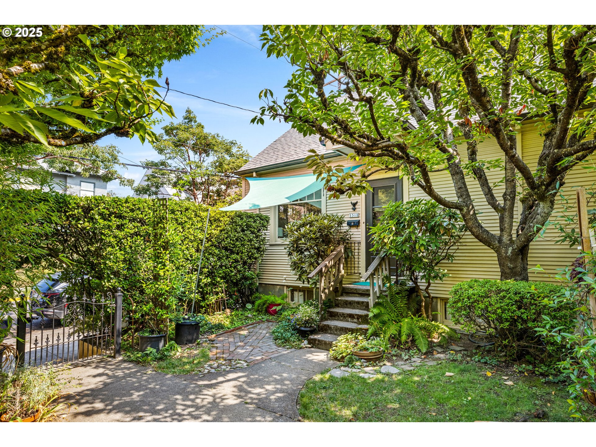 1518 SE MAIN ST
