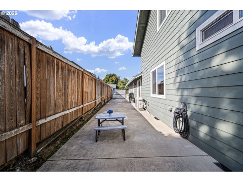 Tiny photo for 1101 Cedar Ct, Creswell, OR 97426 (MLS # 262835423)