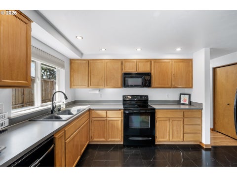 Tiny photo for 1101 Cedar Ct, Creswell, OR 97426 (MLS # 262835423)