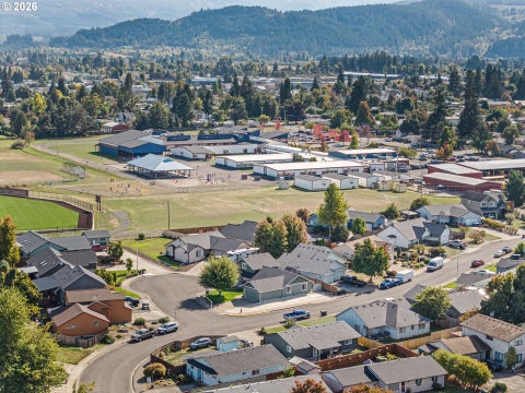 Tiny photo for 1101 Cedar Ct, Creswell, OR 97426 (MLS # 262835423)