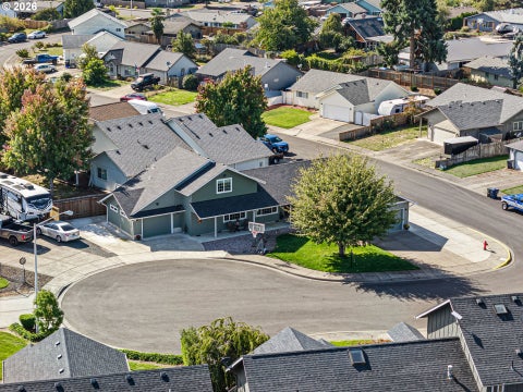 Tiny photo for 1101 Cedar Ct, Creswell, OR 97426 (MLS # 262835423)