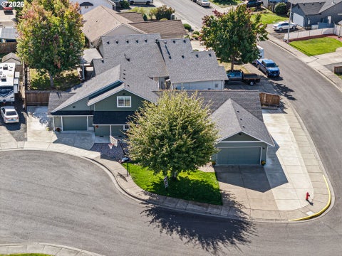 Tiny photo for 1101 Cedar Ct, Creswell, OR 97426 (MLS # 262835423)