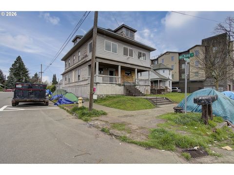 1012 W 12TH ST Vancouver WA 98660