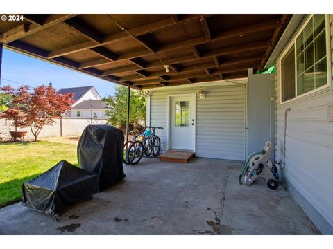 A home in Newberg