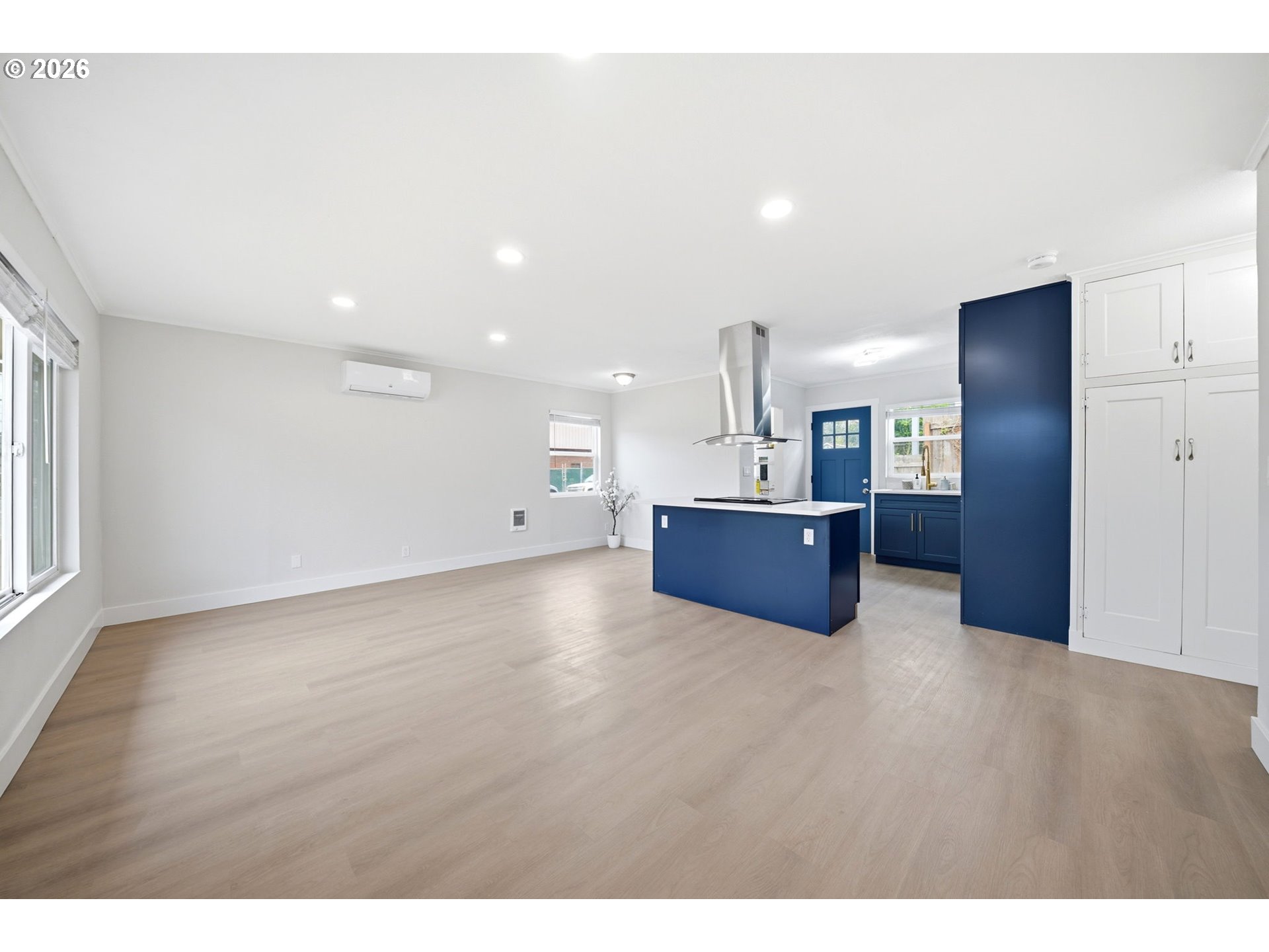 8024 NE FREMONT ST