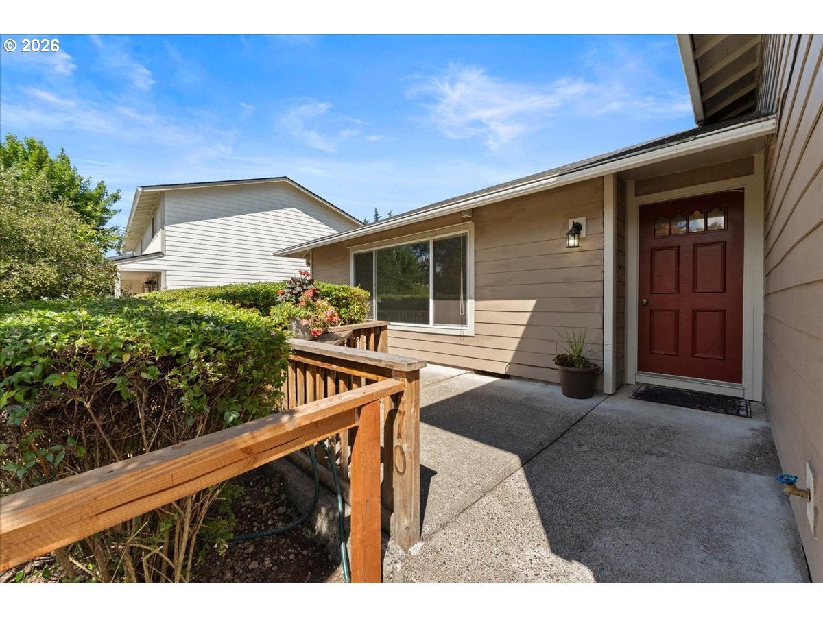 270 NE 20TH PL