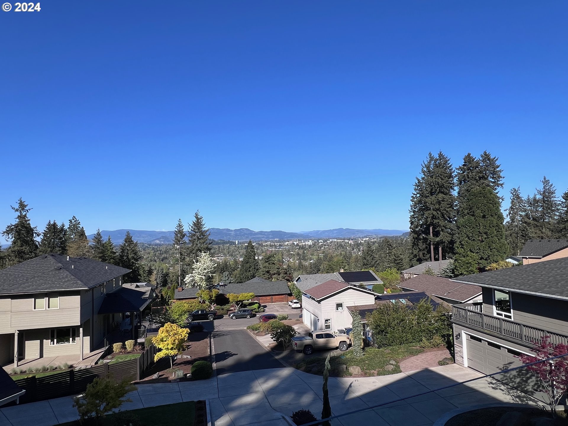 2484 PANORAMA DR