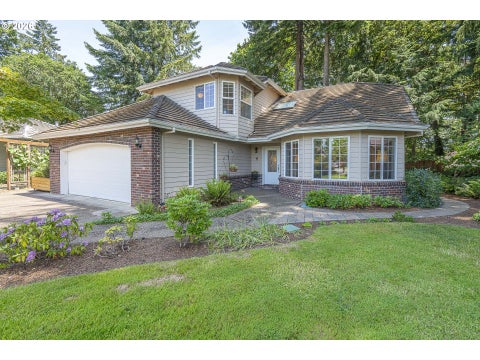 Photo of 1116 Russ Ln, McMinnville, OR 97128 (MLS # 542443863)