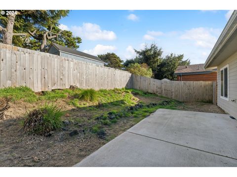 A home in Waldport