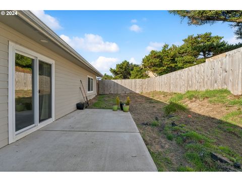 A home in Waldport