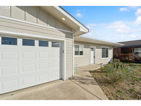 A home in Waldport