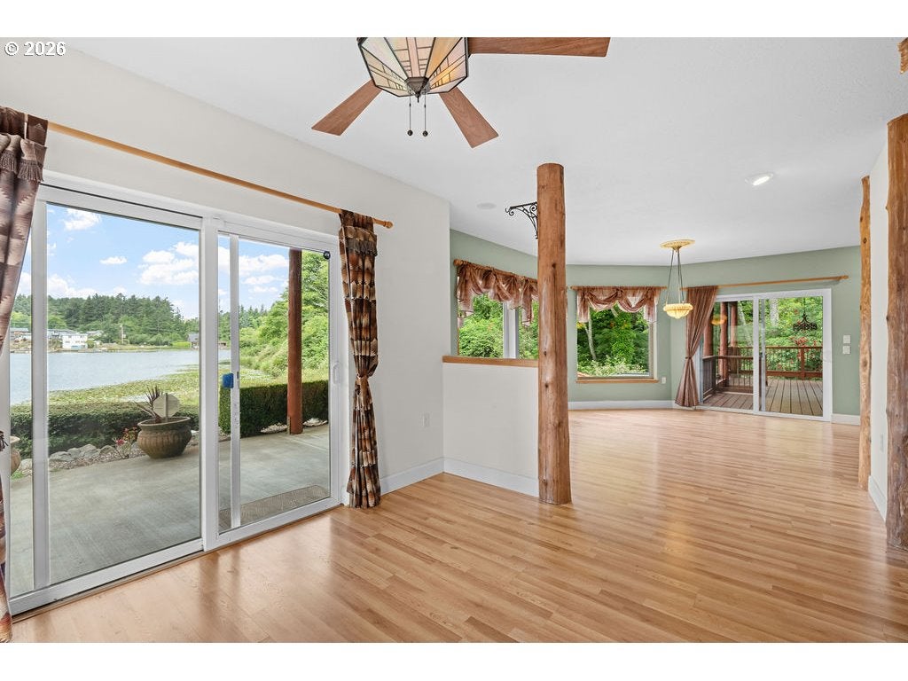 3445 NE 40TH CT