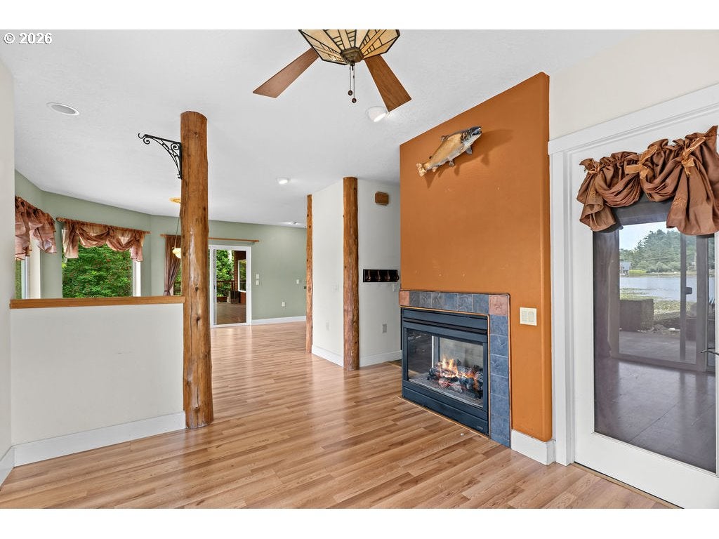 3445 NE 40TH CT