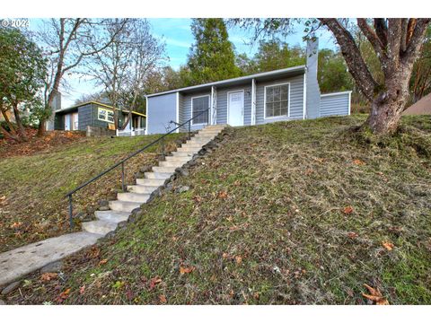 A home in Roseburg