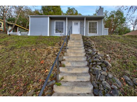 A home in Roseburg