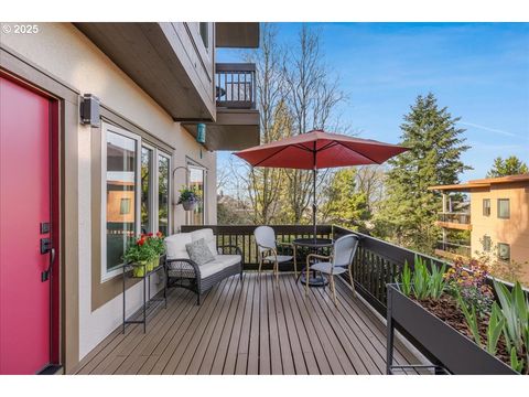 724 NW WESTOVER CIR Portland OR 97210