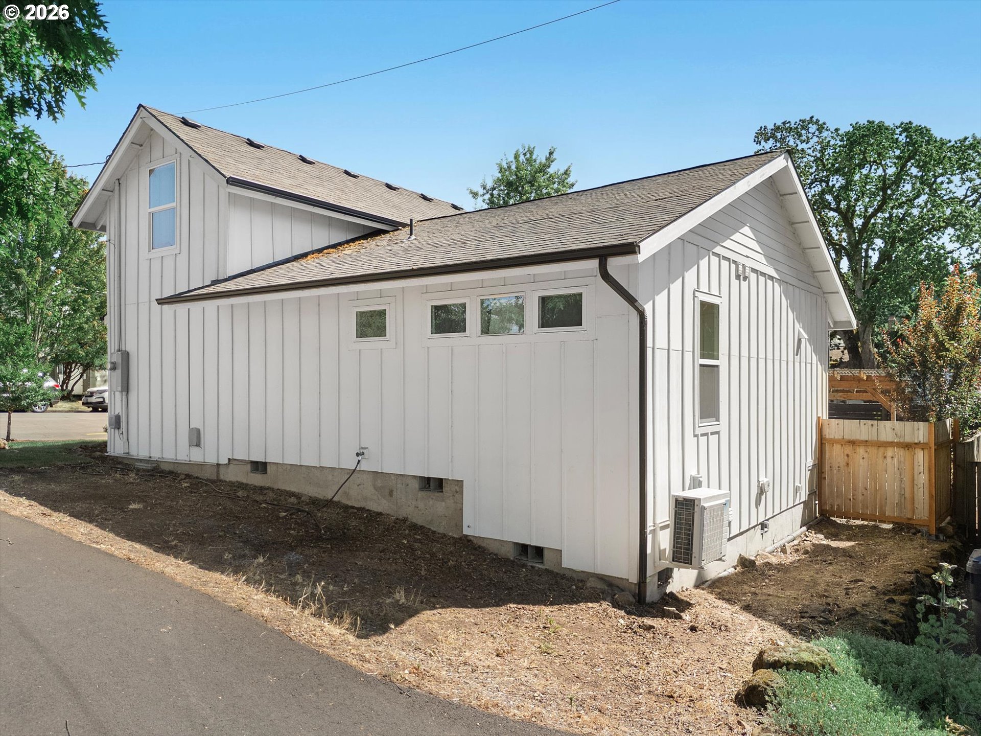 809 JQ ADAMS ST