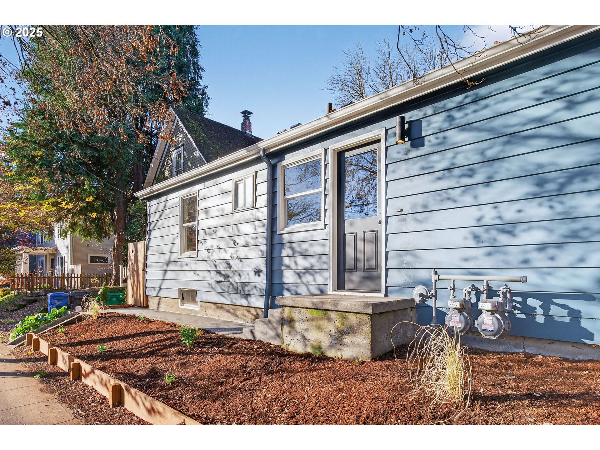 2938 SE WASHINGTON ST