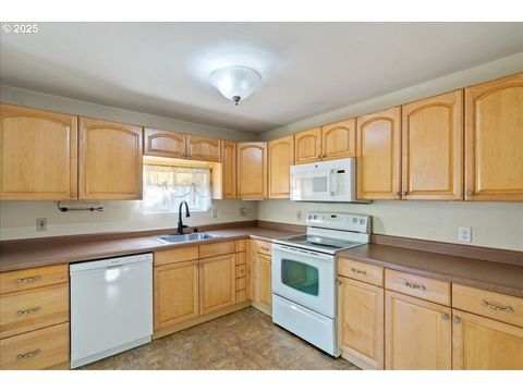 Tiny photo for 47578 School St, Oakridge, OR 97463 (MLS # 757825378)