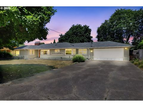 215 MYOAK DR Eugene OR 97404