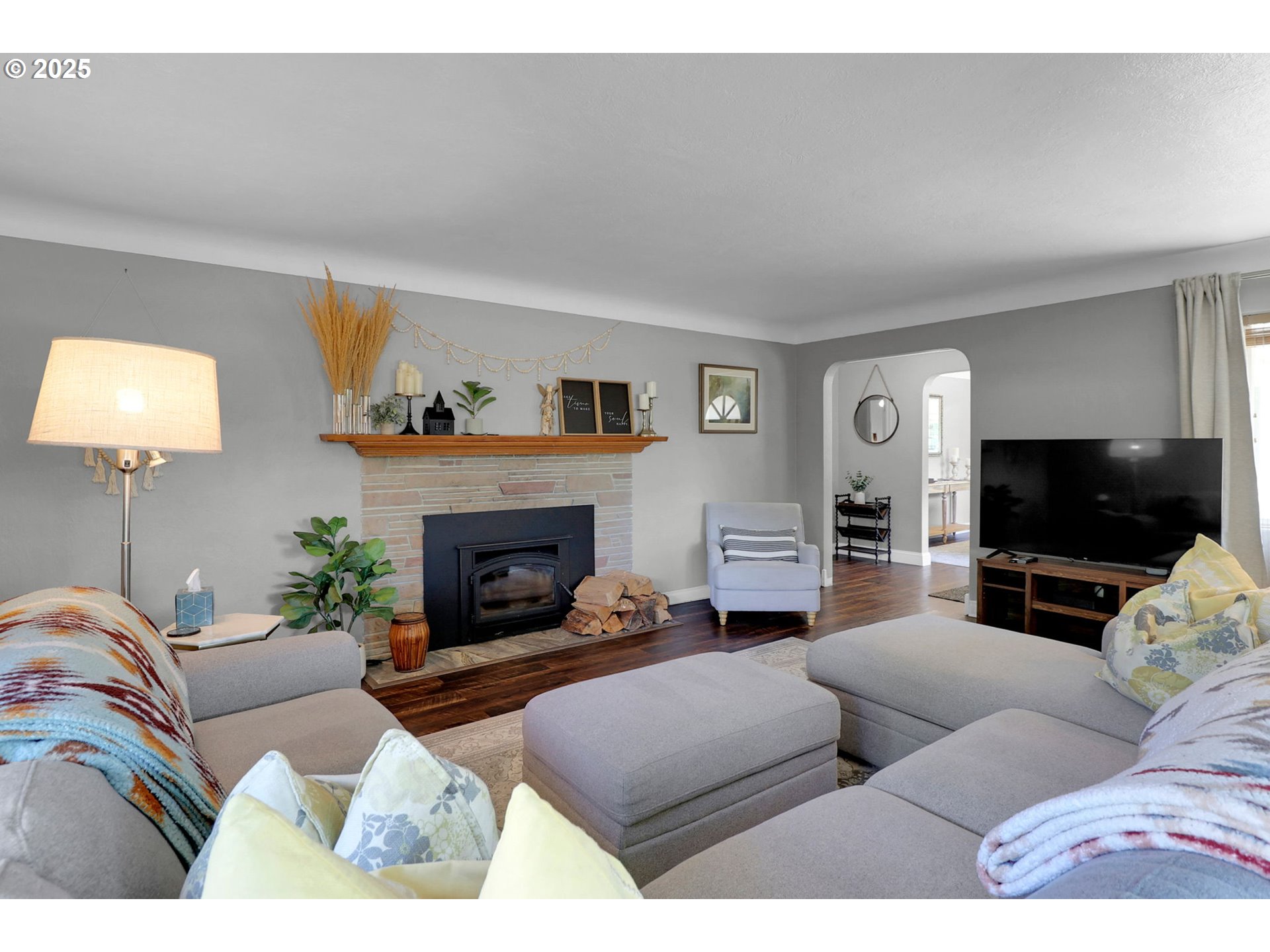 215 MYOAK DR