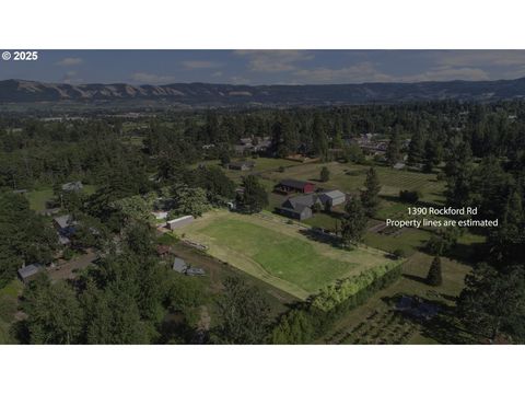 A home in Hood River