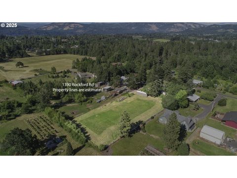 A home in Hood River