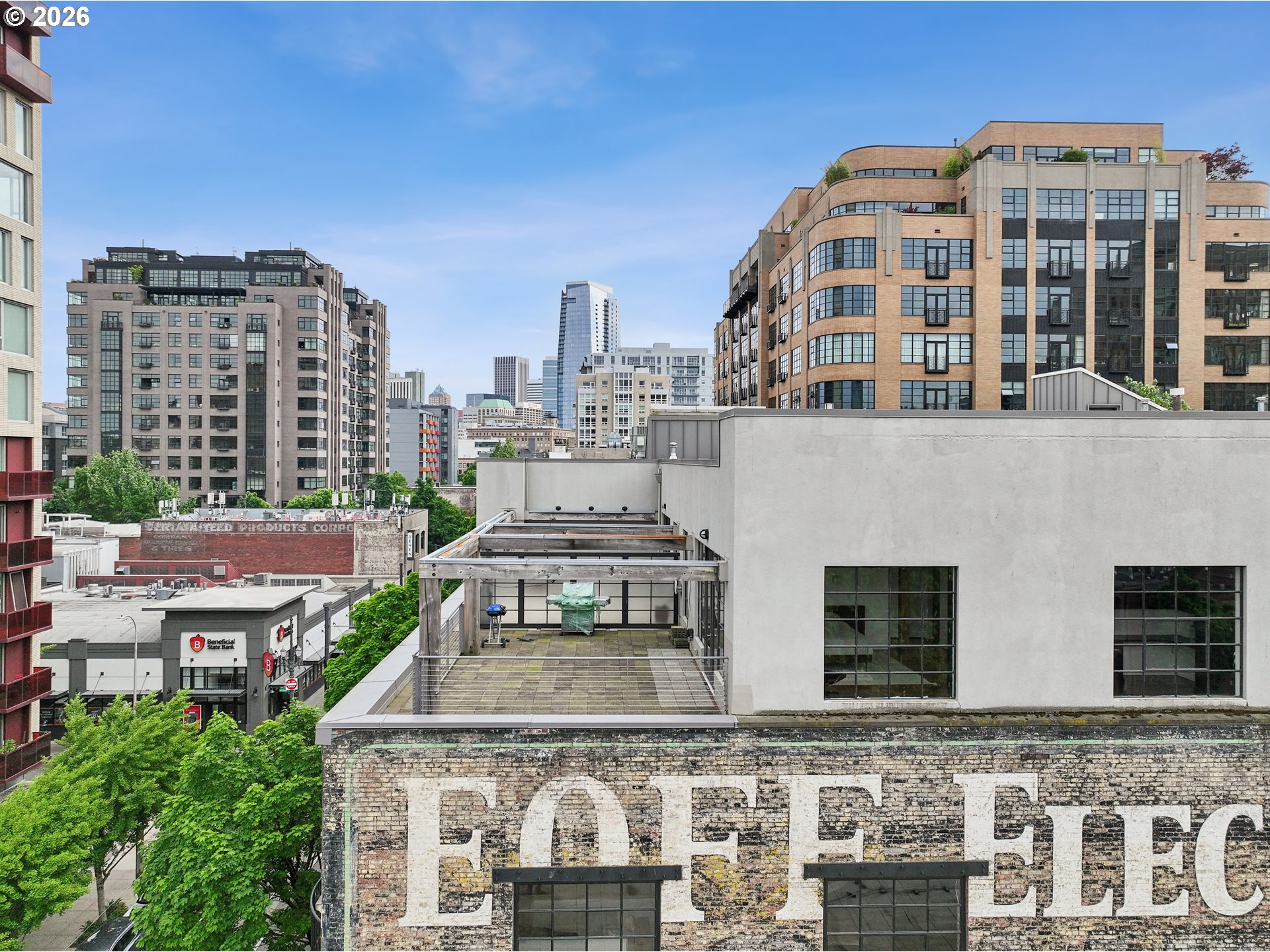1011 NW GLISAN ST 303