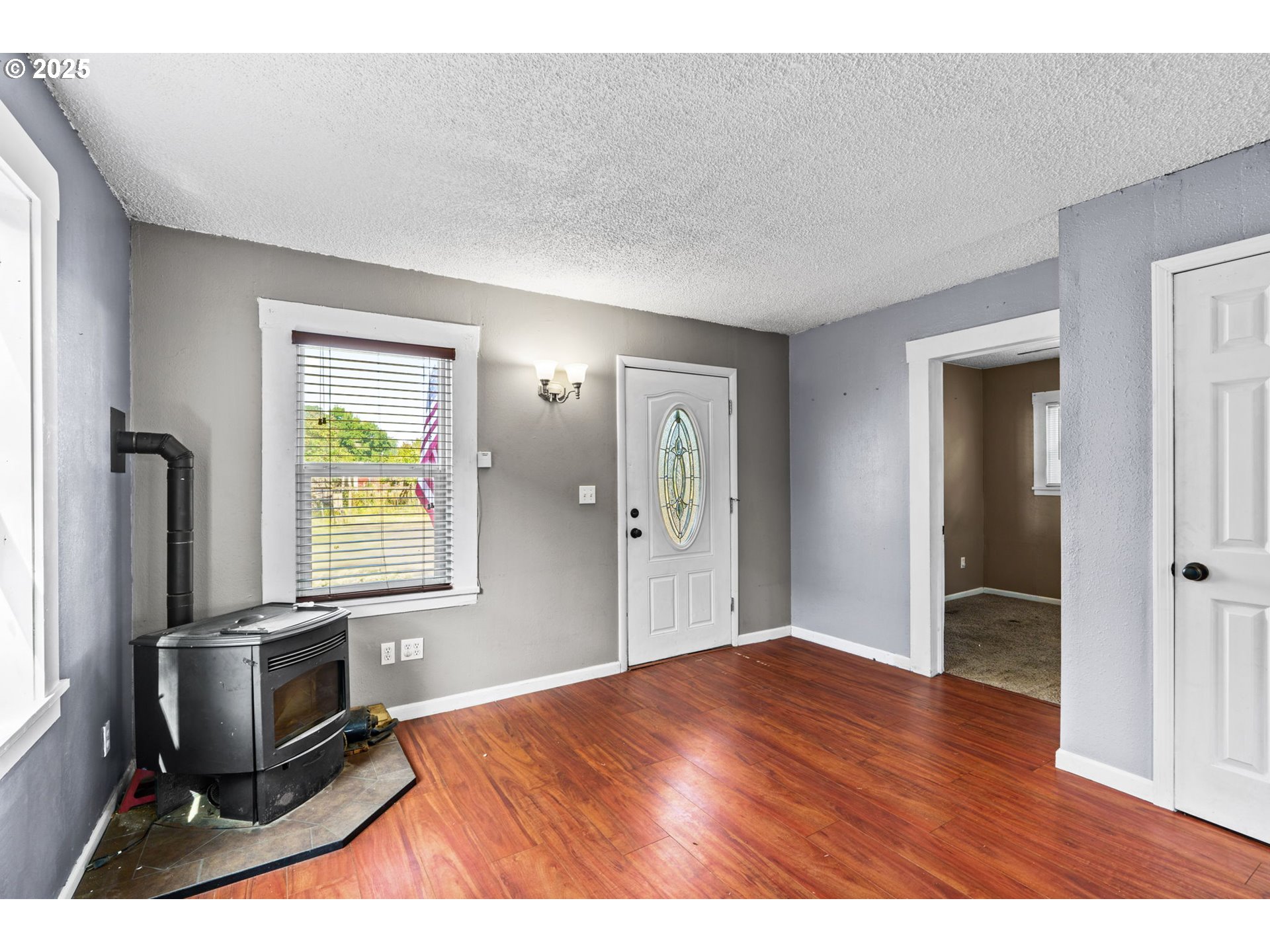 954 ELM ST