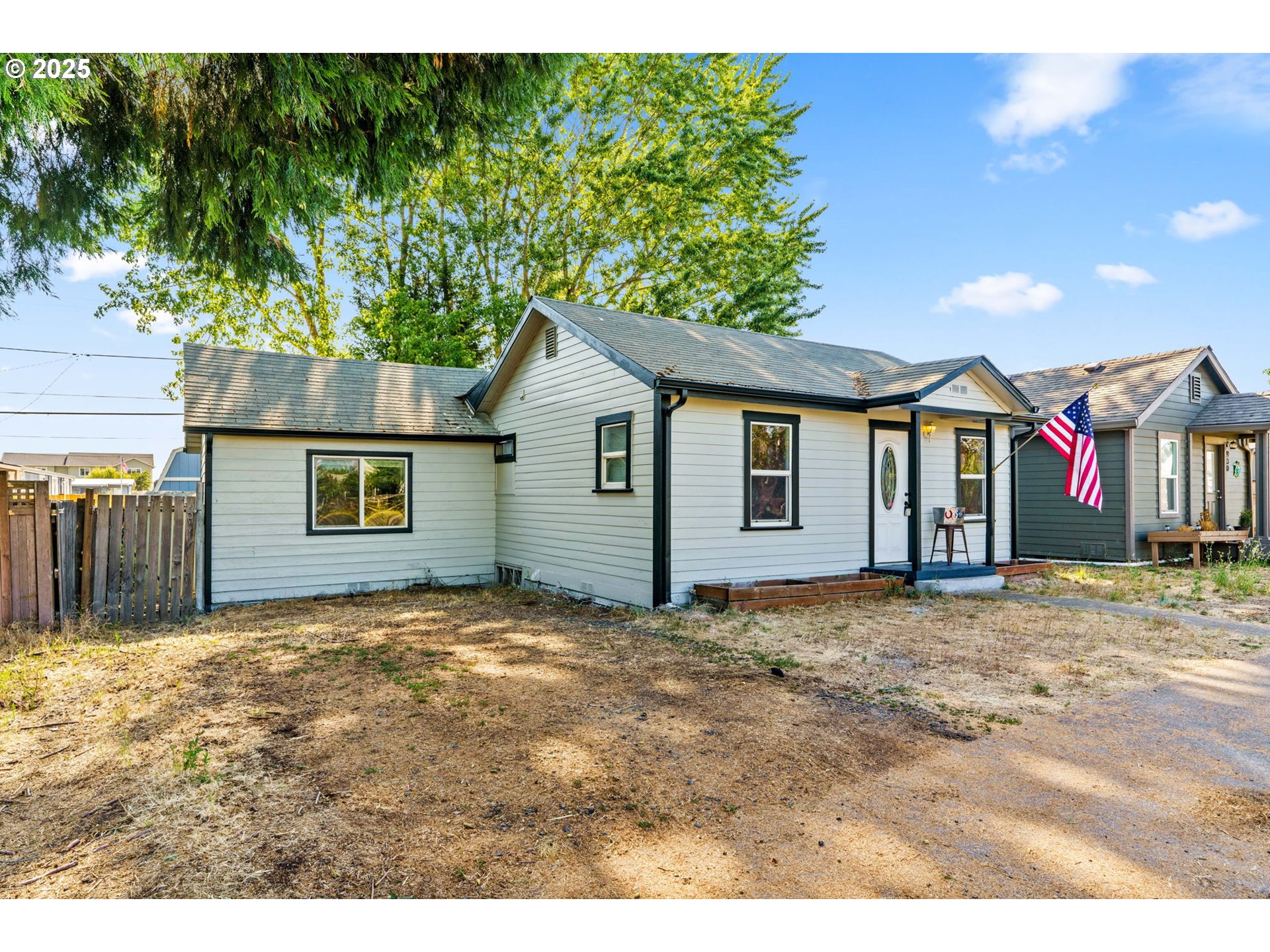 954 ELM ST
