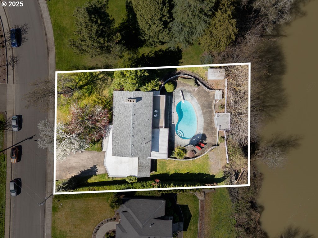 185 W ORIOLE DR