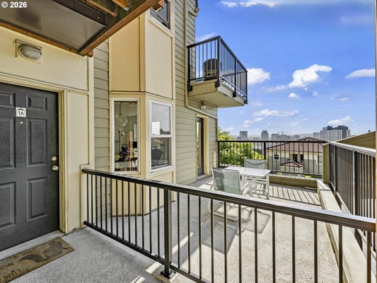 325 NW UPTOWN TER APT 1A, PORTLAND, OR 97210 - Image 5d9c7d2efd16404ac2d1d95fee88ee4b/2509224376