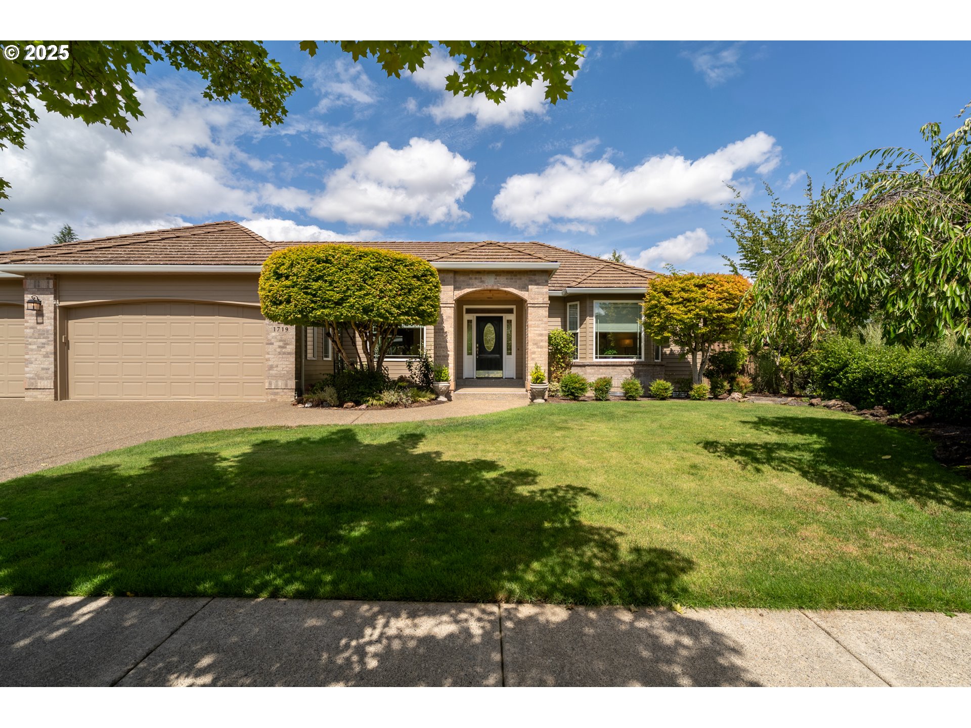 1719 NW TROON CT