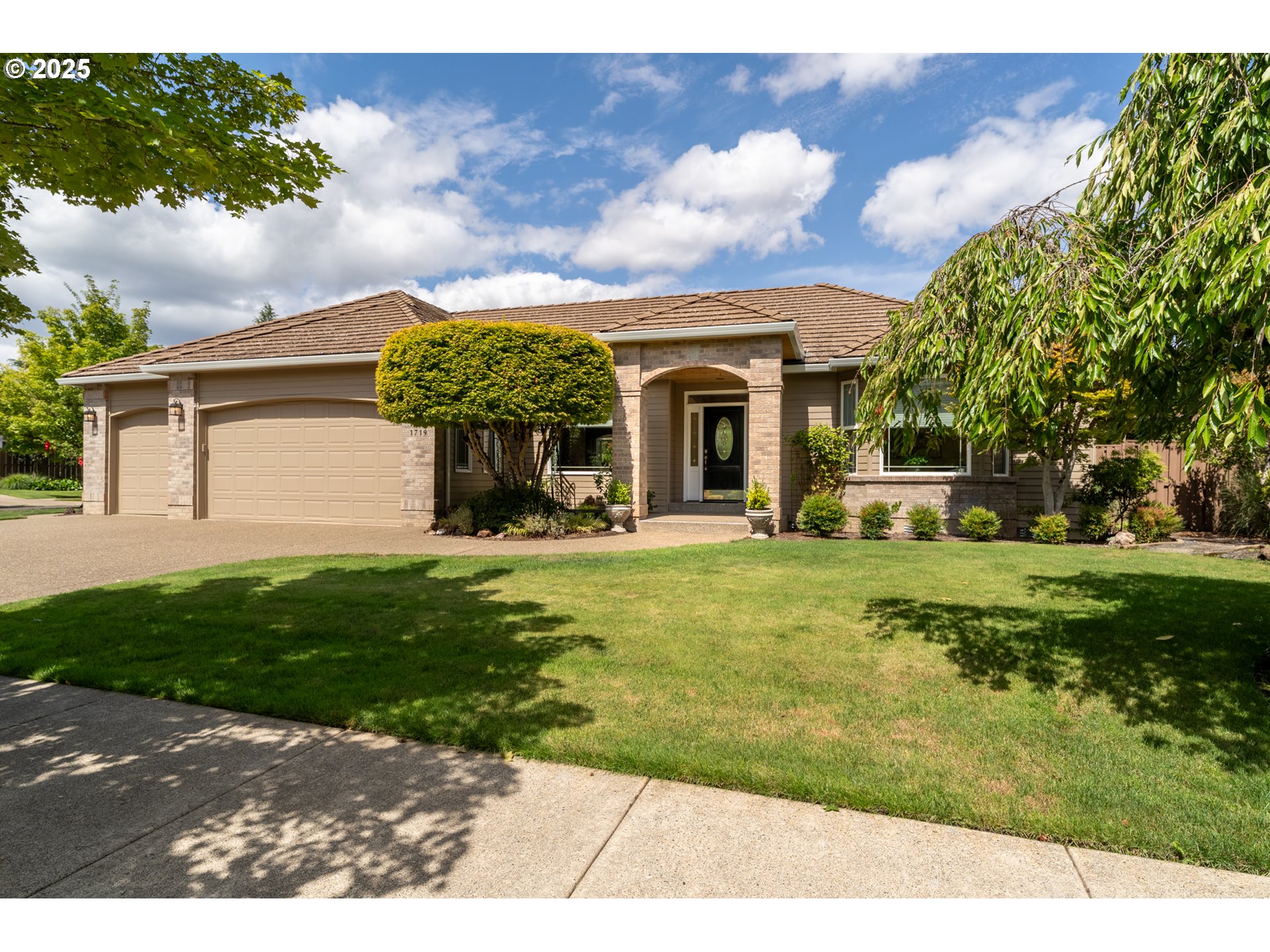 1719 NW TROON CT