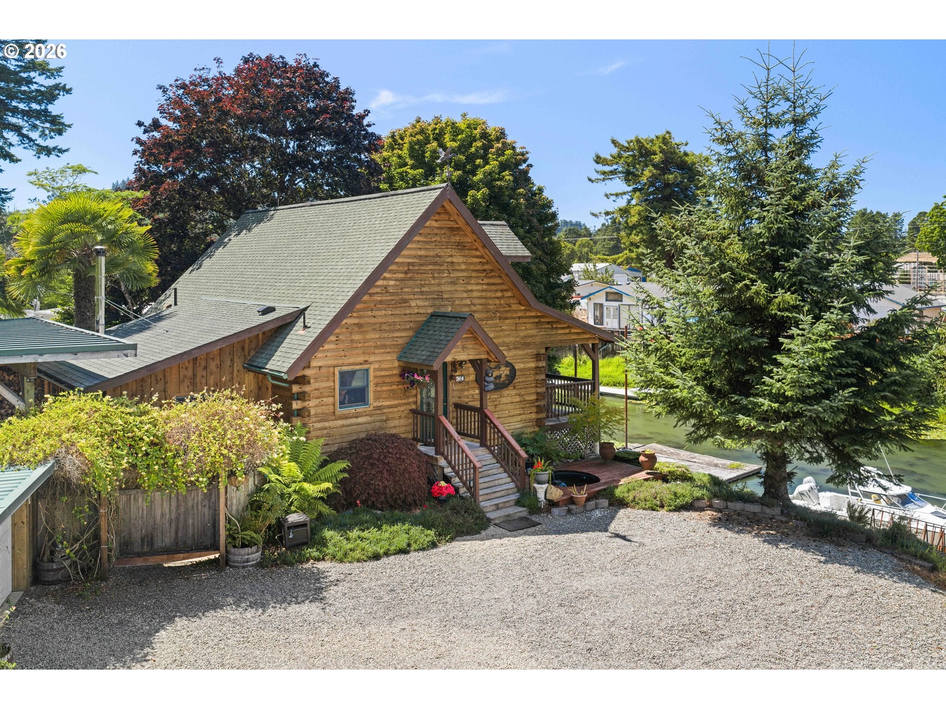 130 HILLTOP DR