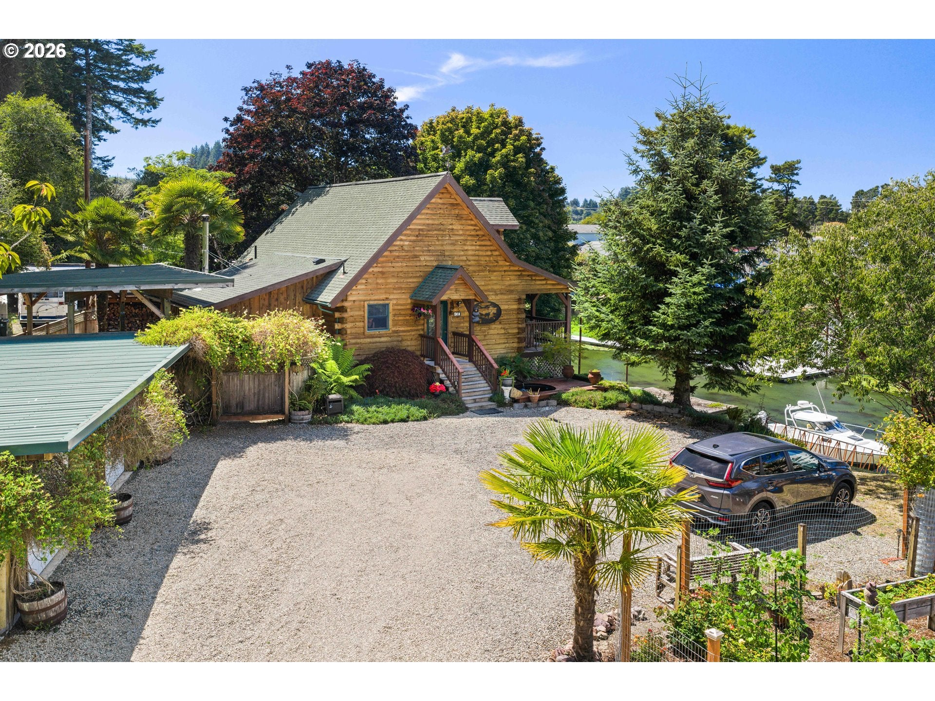 130 HILLTOP DR