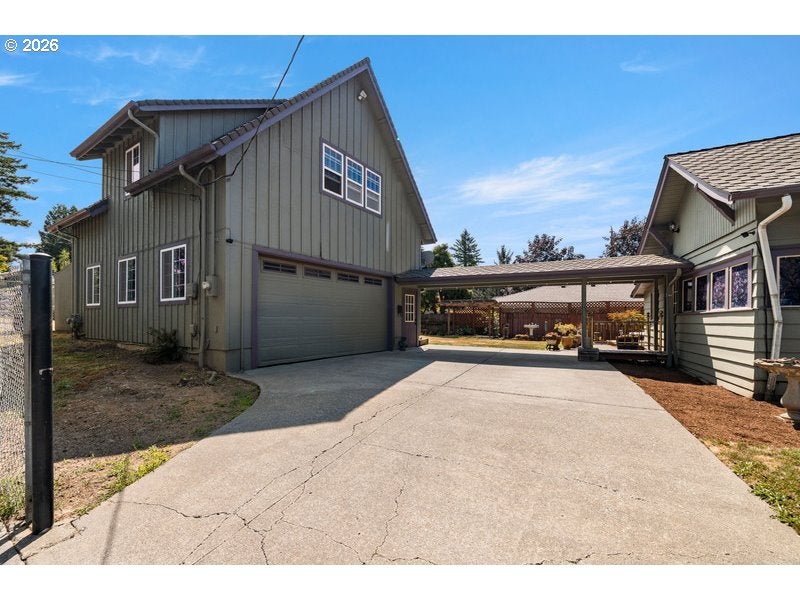 518 SE ROBERTS AVE