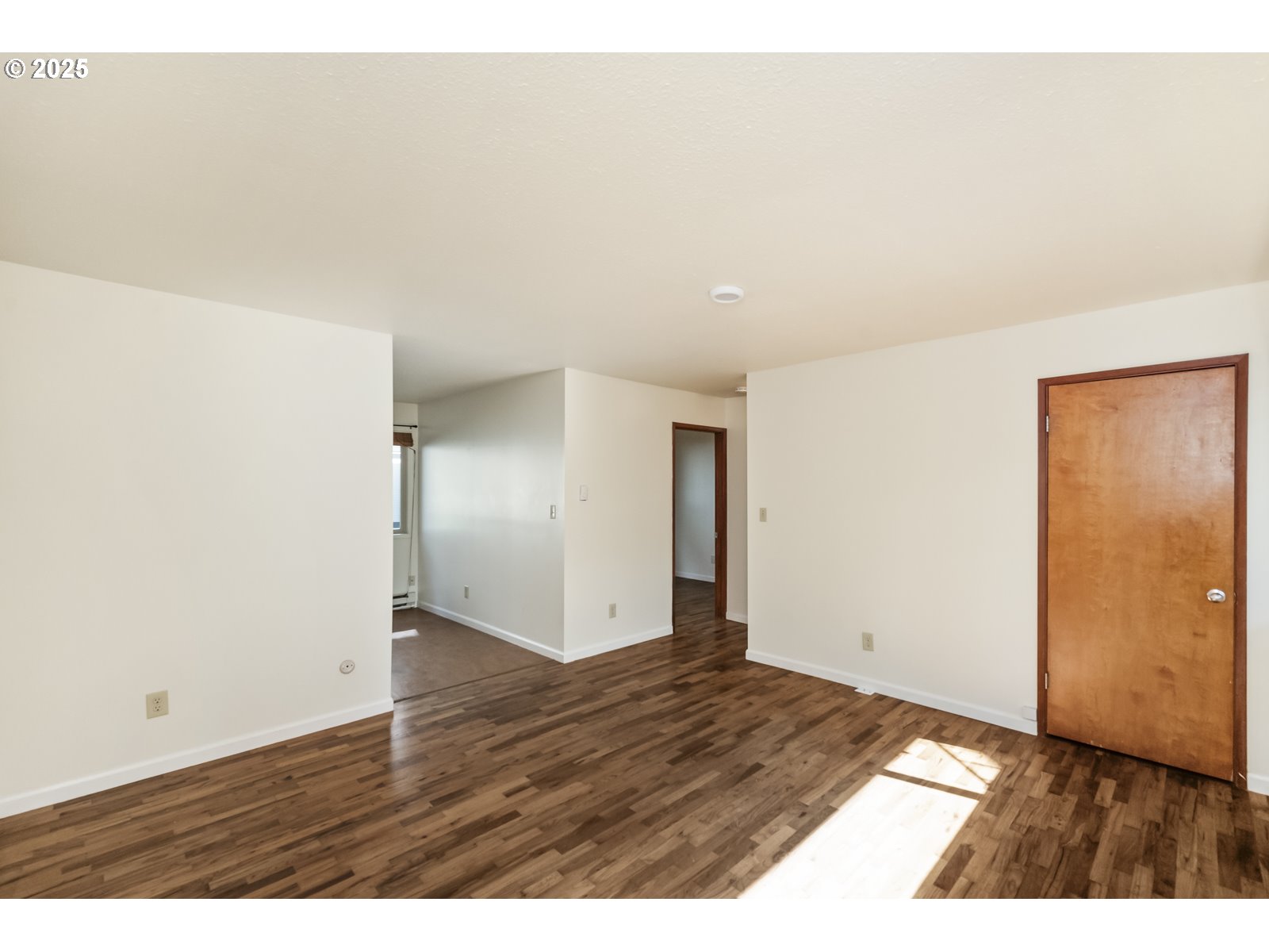 121 SE 30TH PL