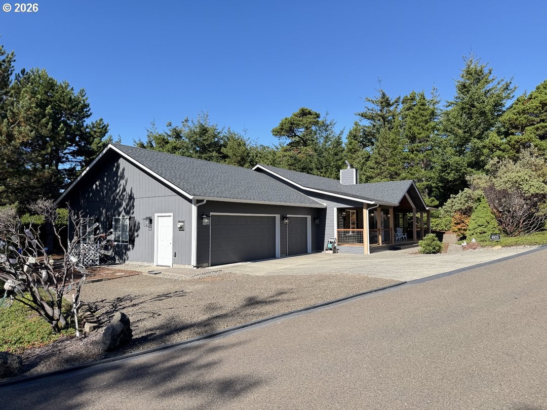4933 Cloudcroft LN