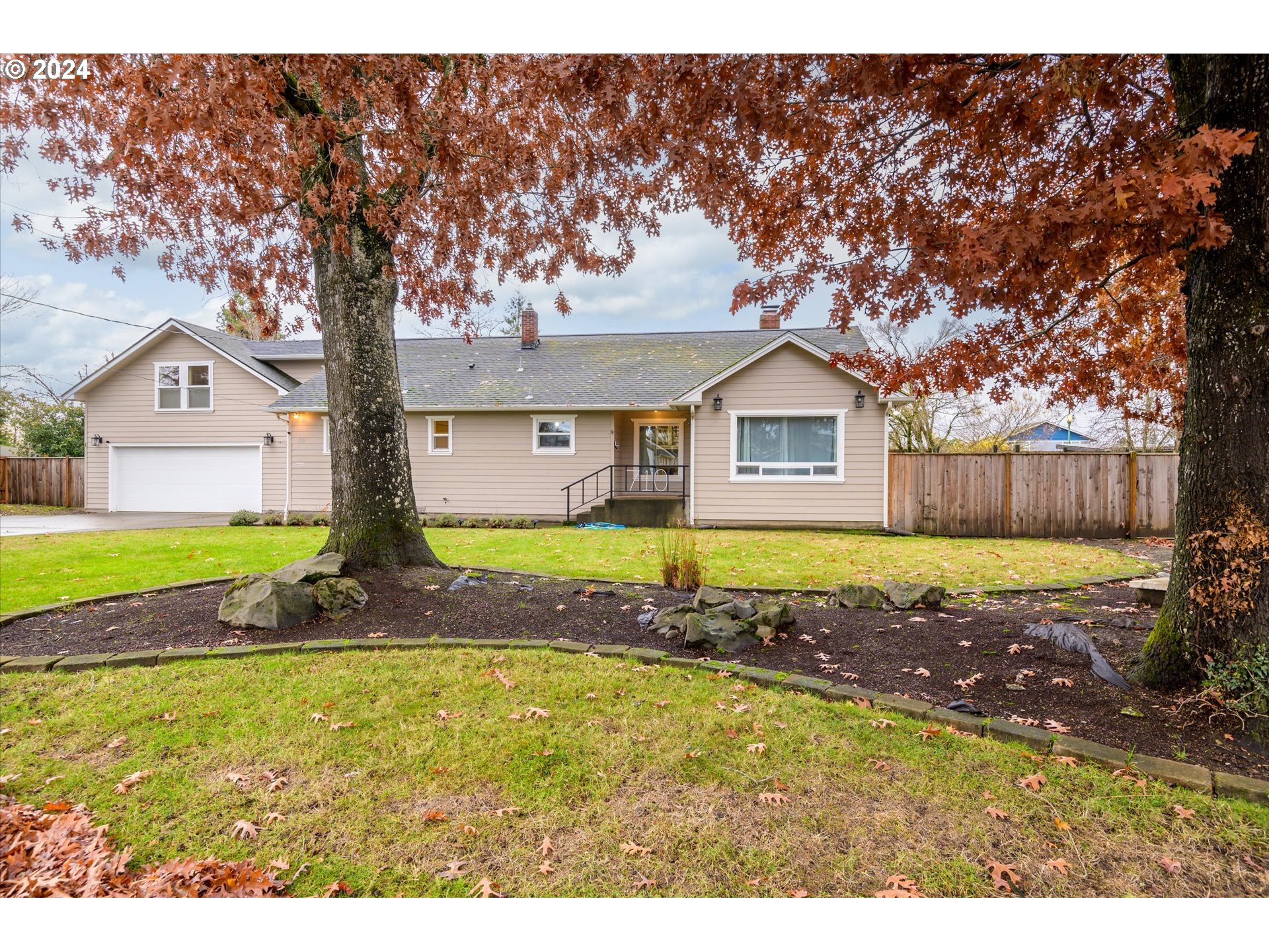 710 ARCADIA DR