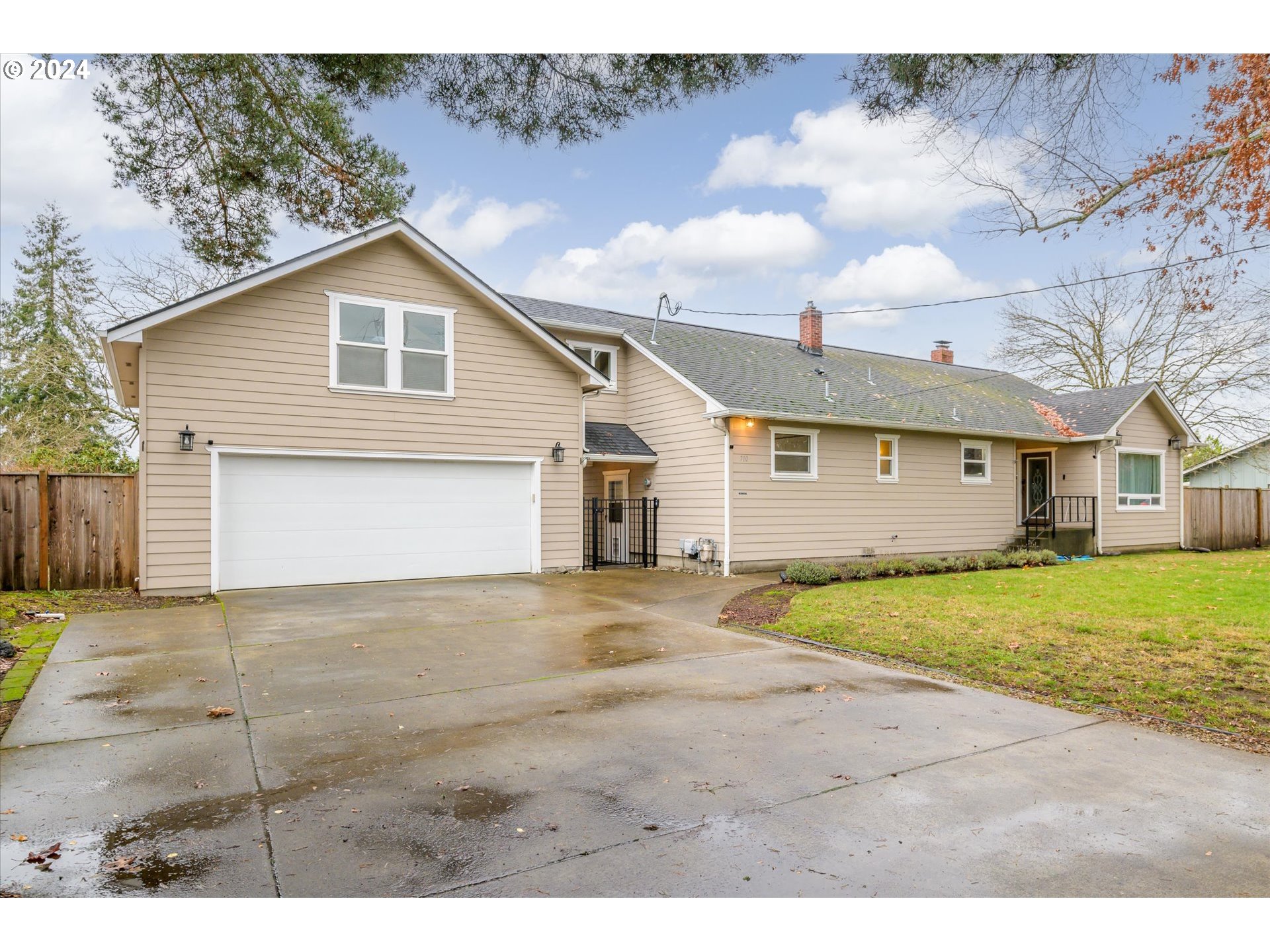 710 ARCADIA DR