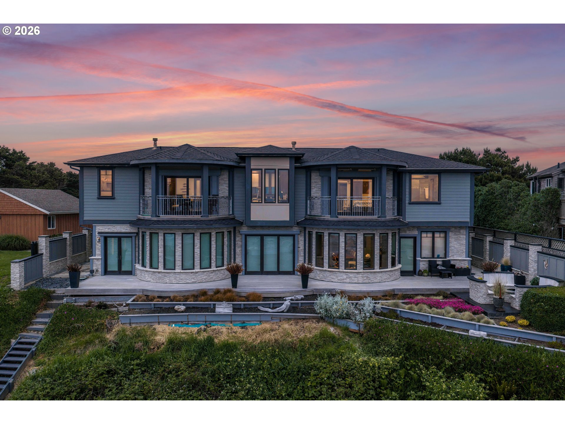 2488 BEACH LOOP DR