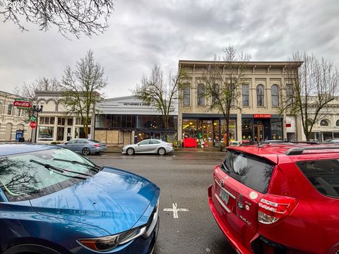 265 S MAIN ST Independence OR 97351